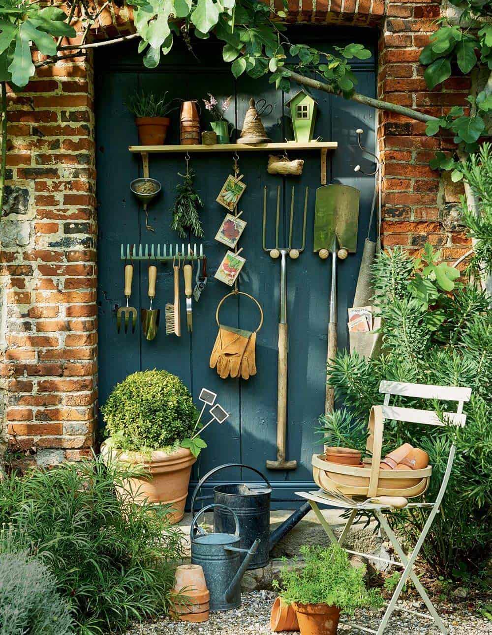 30+ Brilliant And Inspiring Storage Ideas For Your Potting Shed