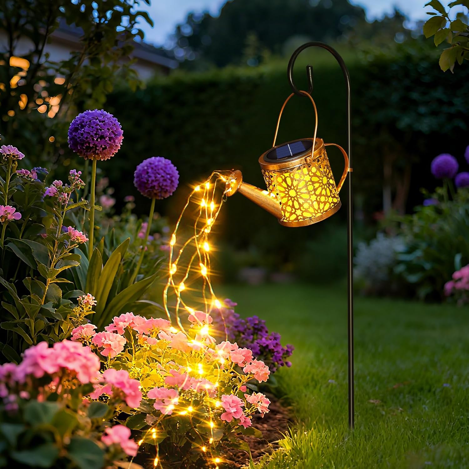🪴 Today’s Garden Deals Find: Solar Watering Can